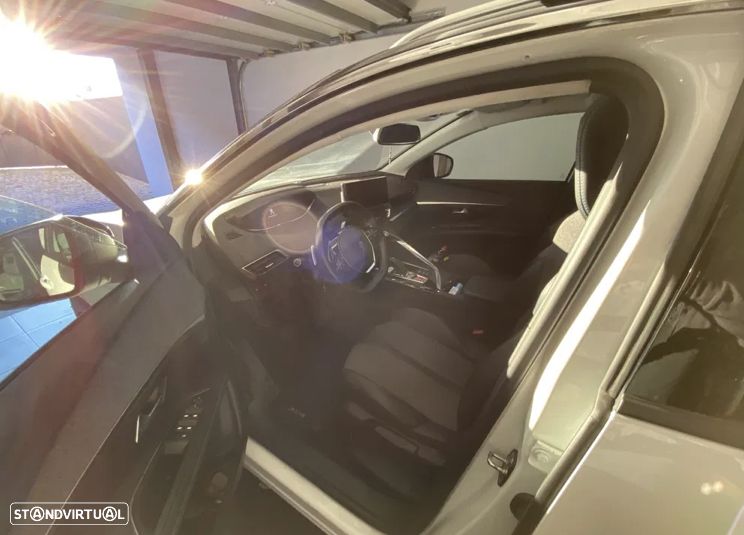 Peugeot 3008 1.2 PureTech Allure Pack EAT8 - 5