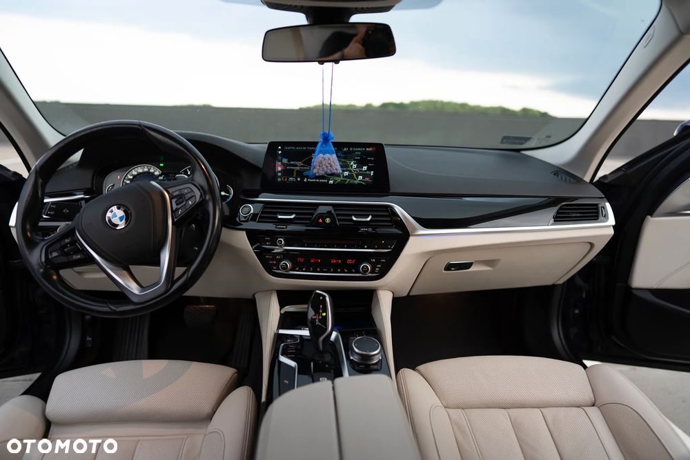 BMW Seria 5 530i xDrive Luxury Line - 18