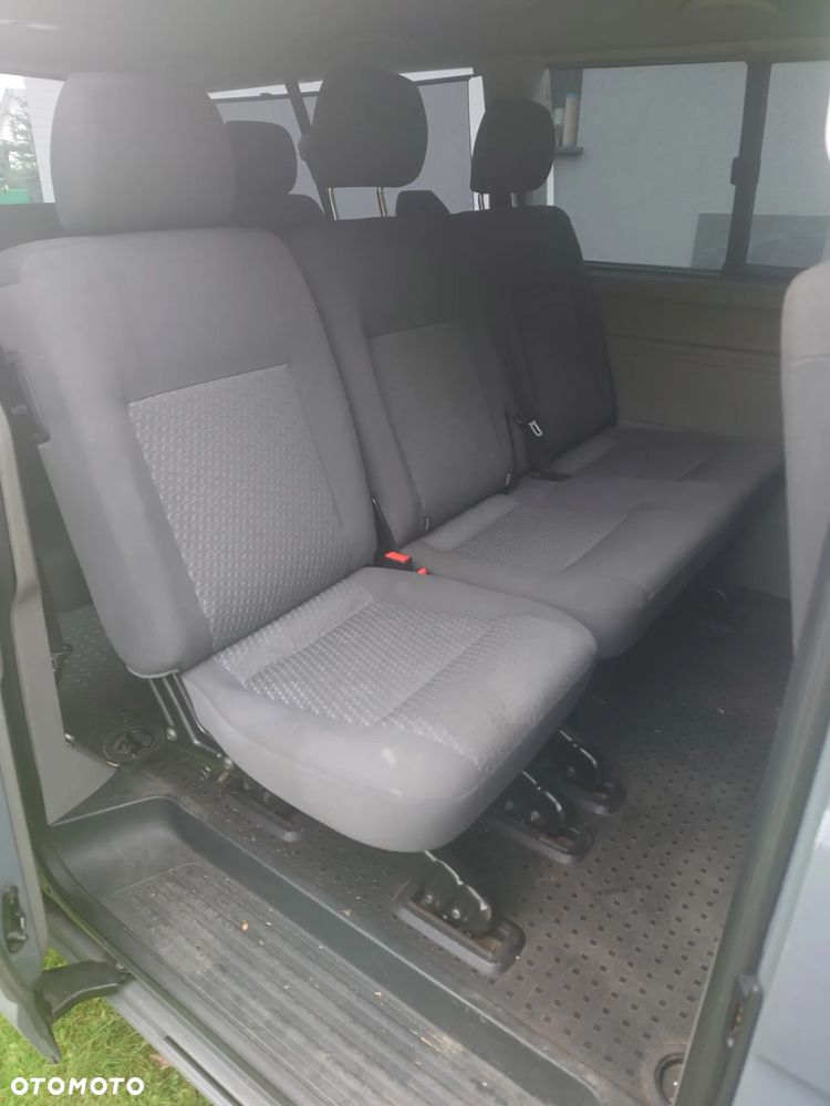 Volkswagen Caravelle - 14