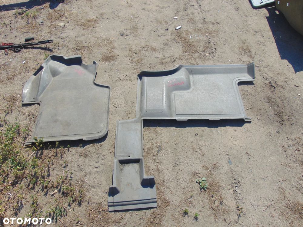 Wykładzina przód mercedes 314 W906 - 5