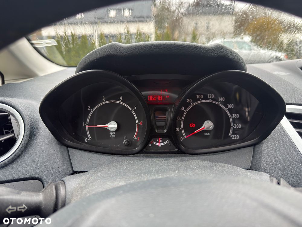 Ford Fiesta 1.25 Champions Edition - 17