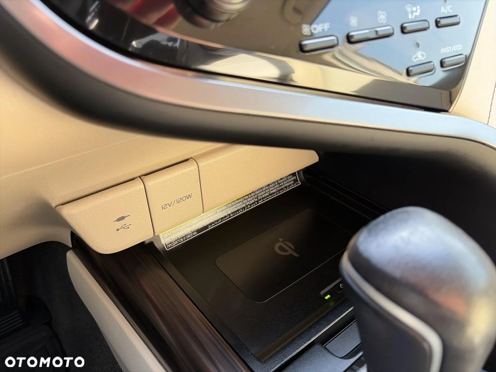 Toyota Camry 2.5 Hybrid Executive CVT - 25