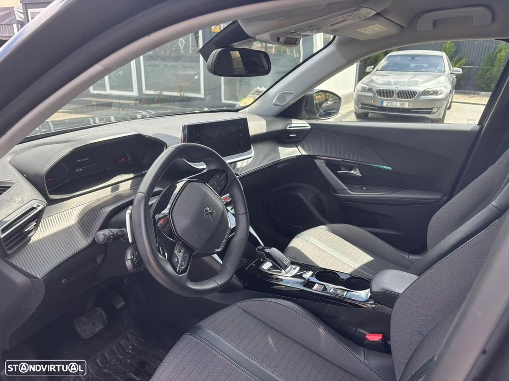 Peugeot 2008 1.5 BlueHDi Allure EAT8 - 3