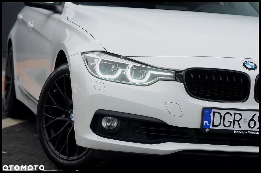 BMW Seria 3 318i - 12