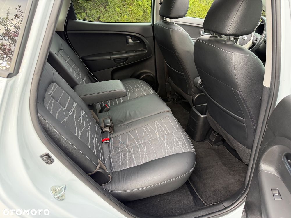 Kia Venga 1.4 CVVT Titanium Collection - 27