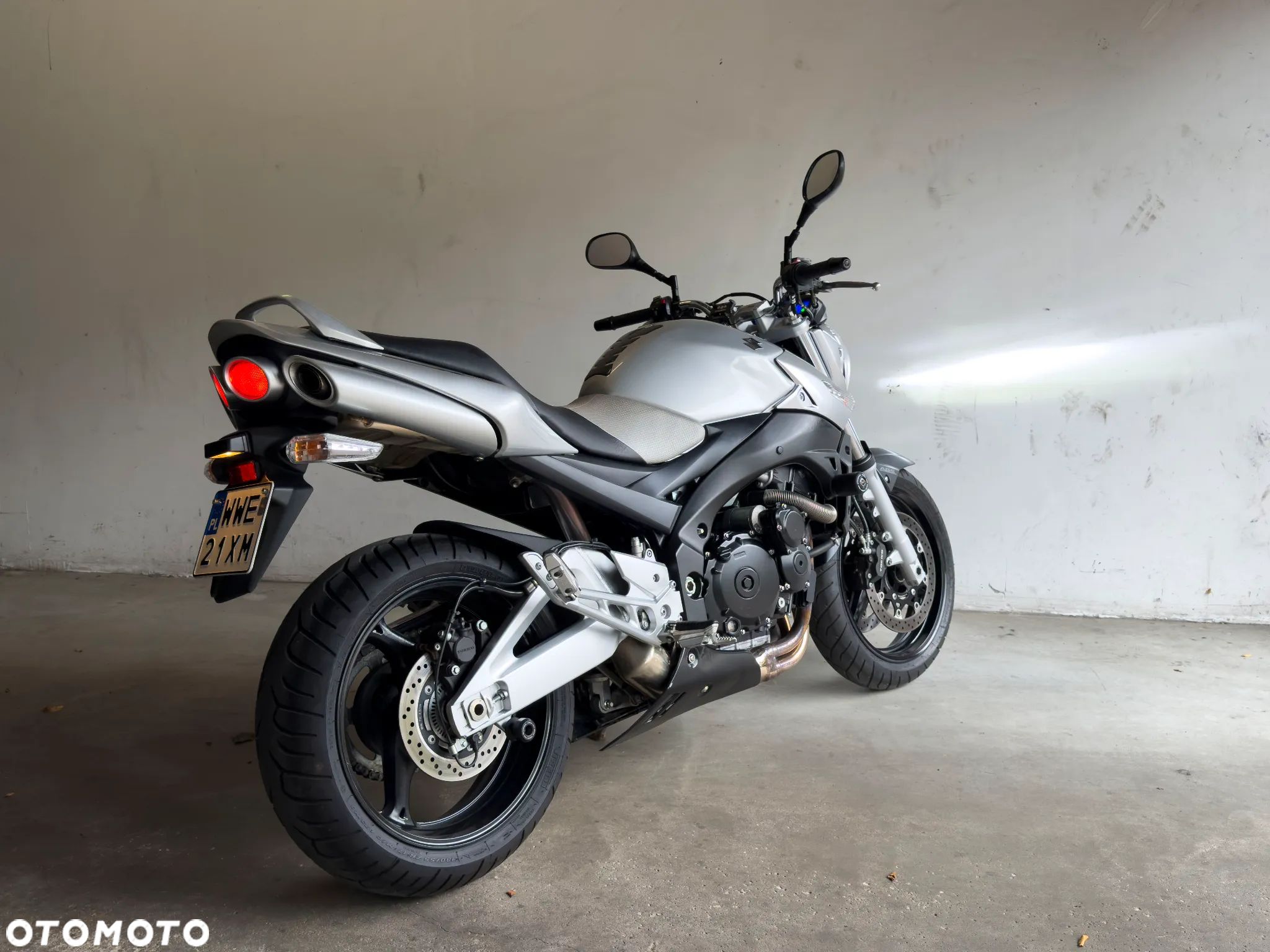 Suzuki GSR - 1