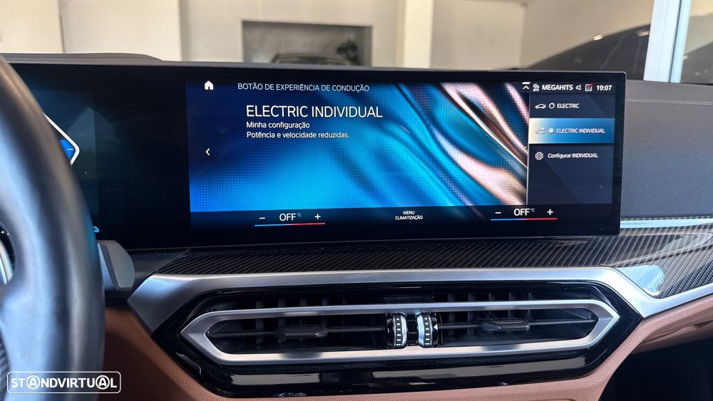 BMW 330 e Pack Desportivo M Pro Auto - 33