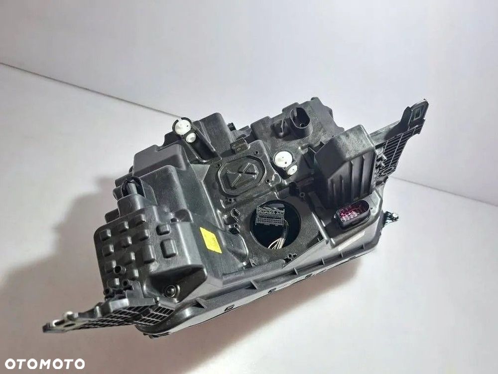 Skoda Elroq 2025 Prawa strona Reflektor FULL LED 5LB941010 SUPER STAN - 13