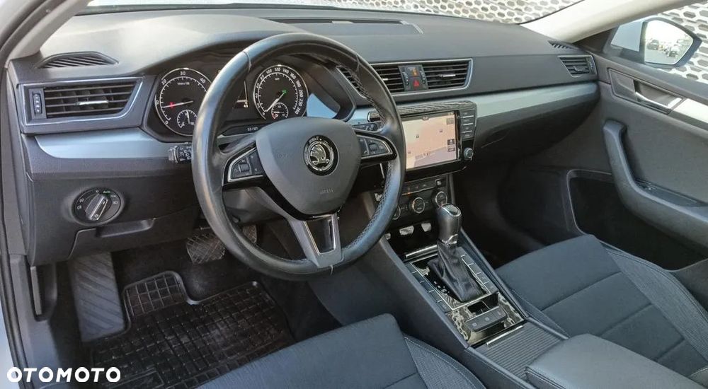 Skoda Superb 2.0 TDI Ambition DSG - 27