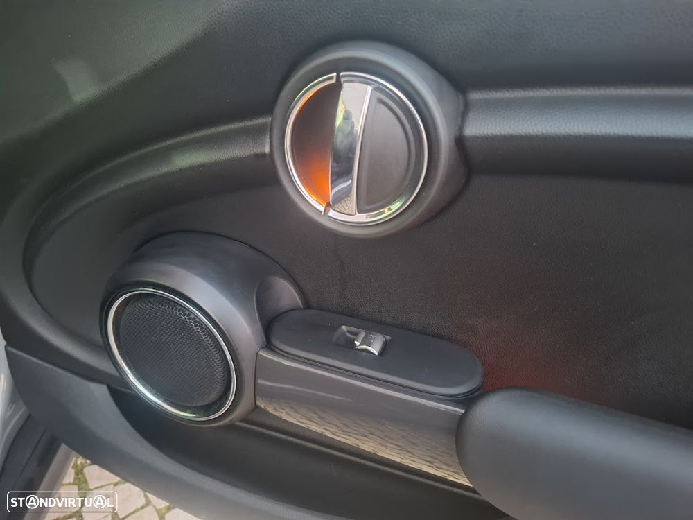 MINI Cabrio Cooper Essential - 43