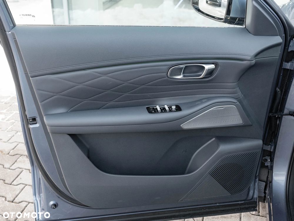 Geely Starray EM-i 1.5 PHEV Max - 11