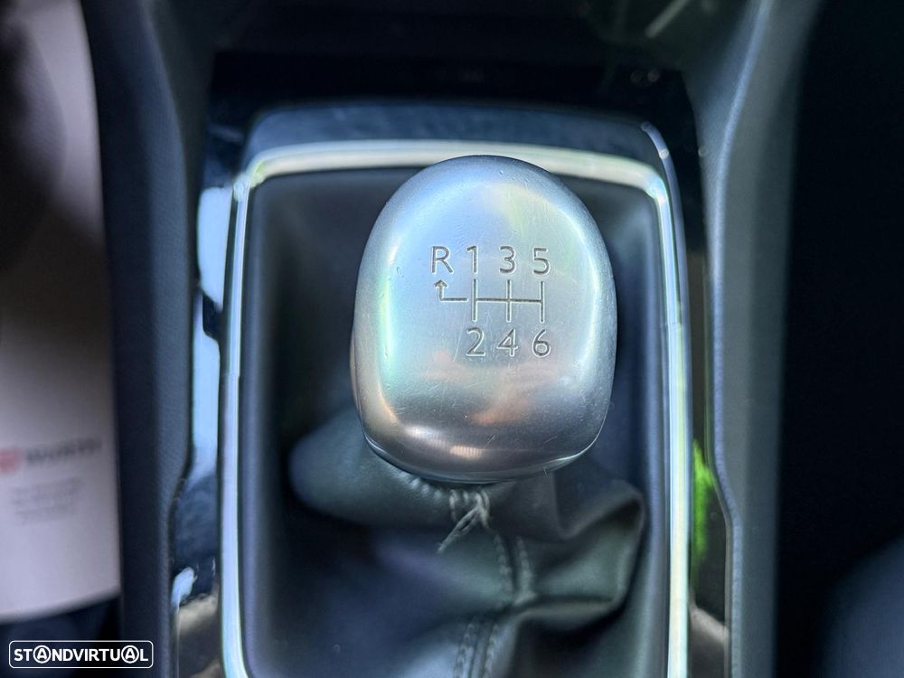 Peugeot 308 SW BlueHDi 120 Stop & Start Nível 2 Business-Line - 17