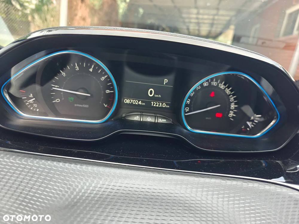 Peugeot 2008 1.2 Pure Tech GPF Crossway S&S EAT6 - 10