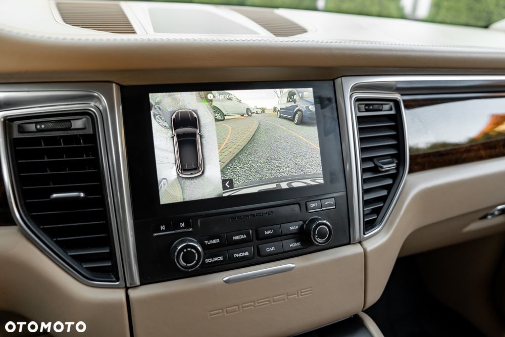 Porsche Macan Turbo - 32