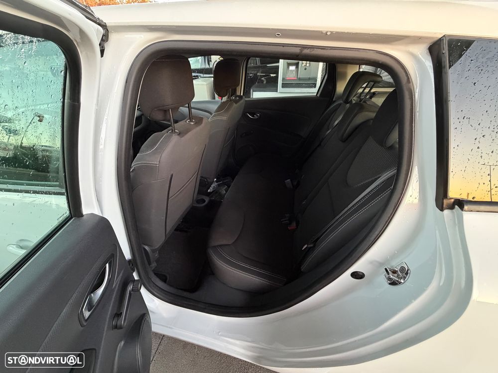 Renault Clio Sport Tourer Energy dCi 90 Start & Stop Experience - 11