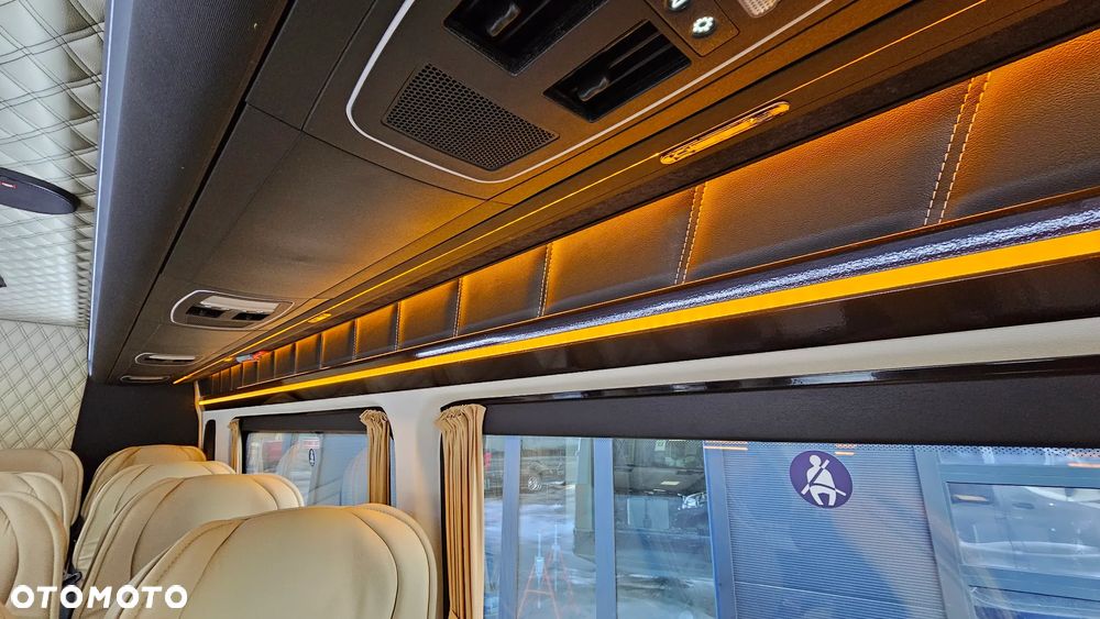 Mercedes-Benz Sprinter 519 - 20