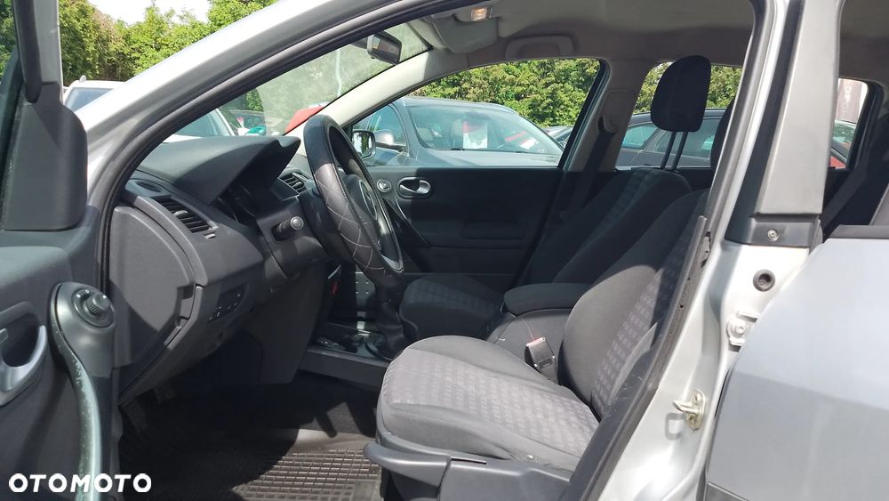 Renault Megane 1.6 Exception - 11