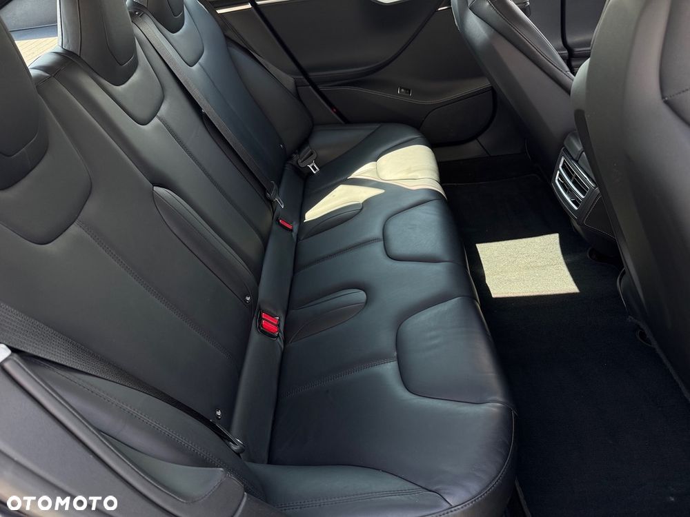 Tesla Model S 85 - 10