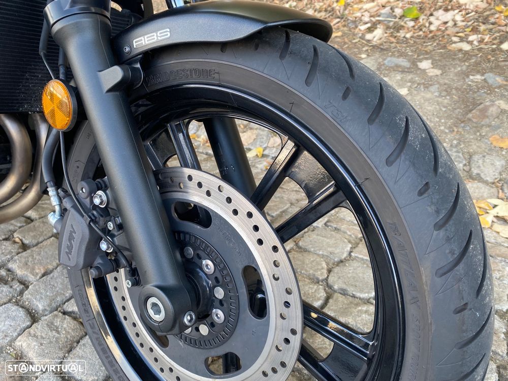 Kawasaki Vulcan 650 S - 11