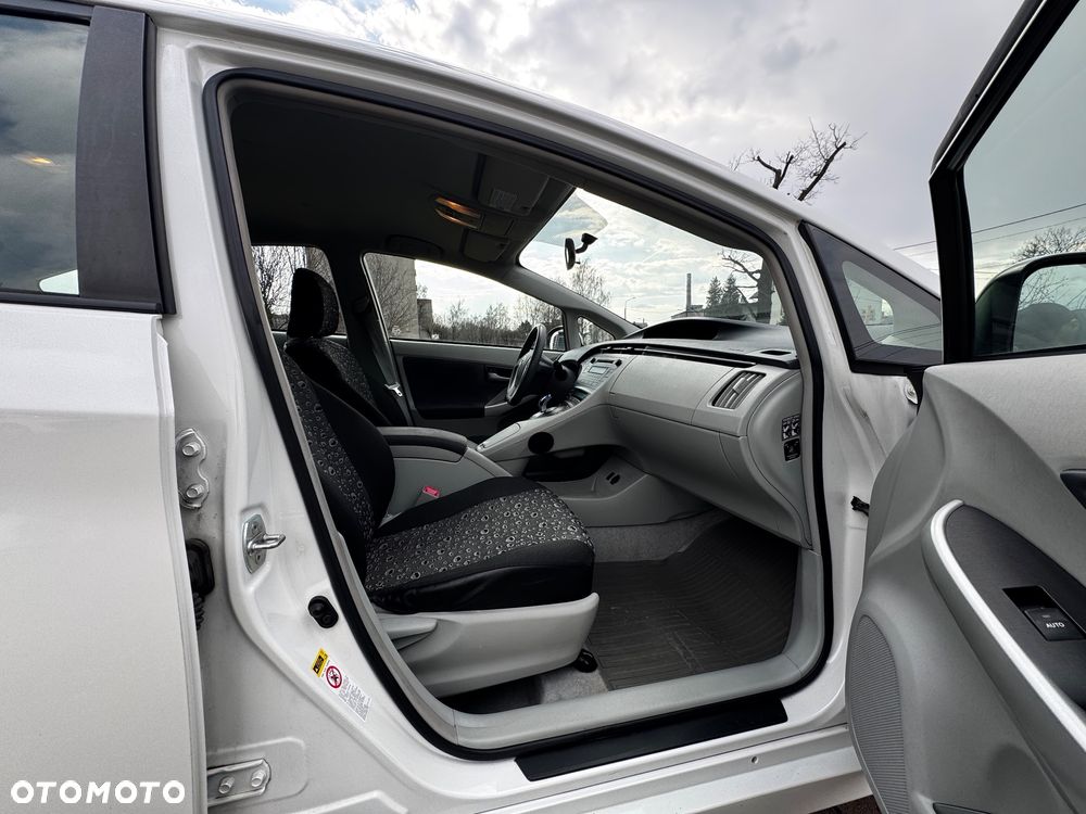 Toyota Prius - 21