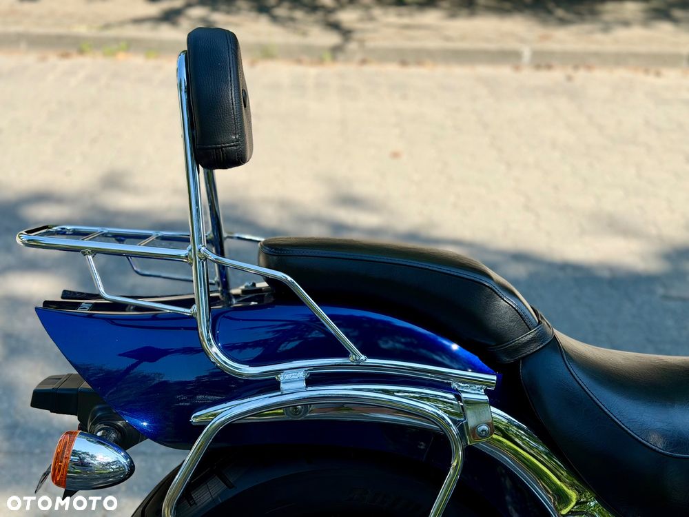 Suzuki Intruder - 8