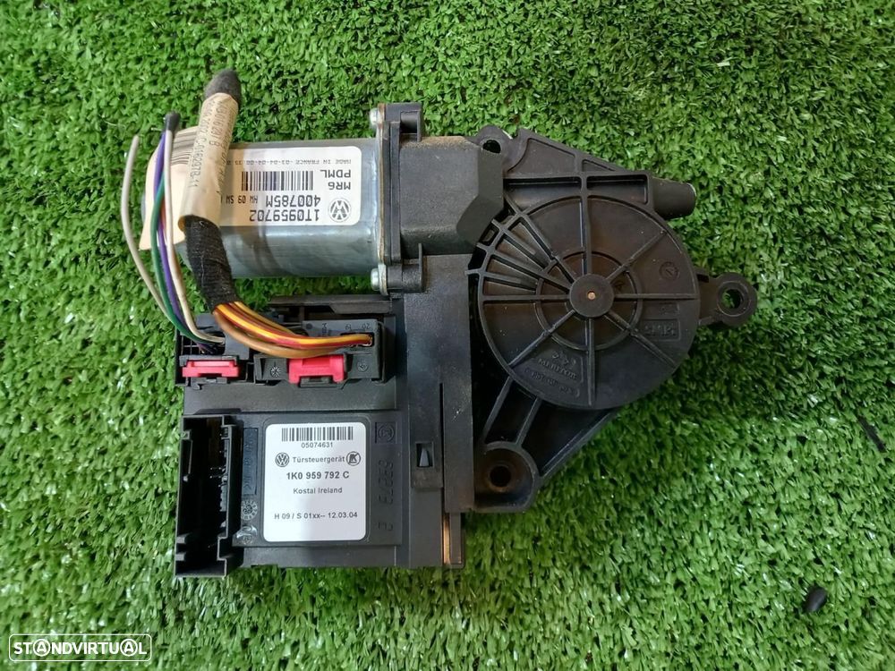 MOTOR ELEVADOR FRENTE DIREITO VOLKSWAGEN CADDY 2K02.2004 - 1