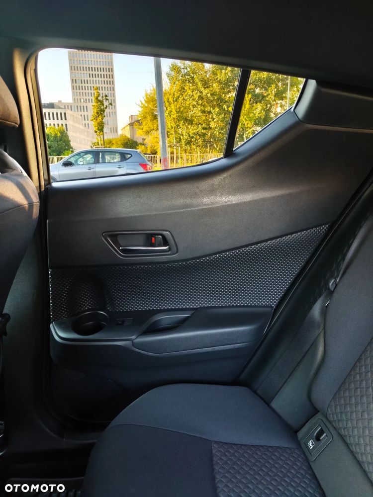 Toyota C-HR - 11