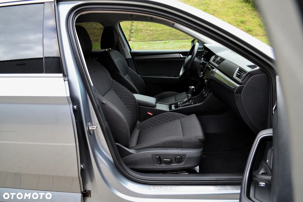 Skoda Superb 2.0 TDI Sportline DSG - 11