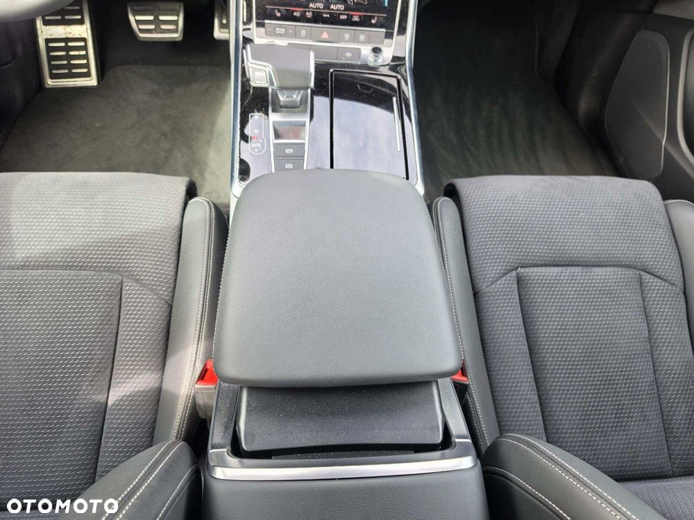 Audi Q8 - 12