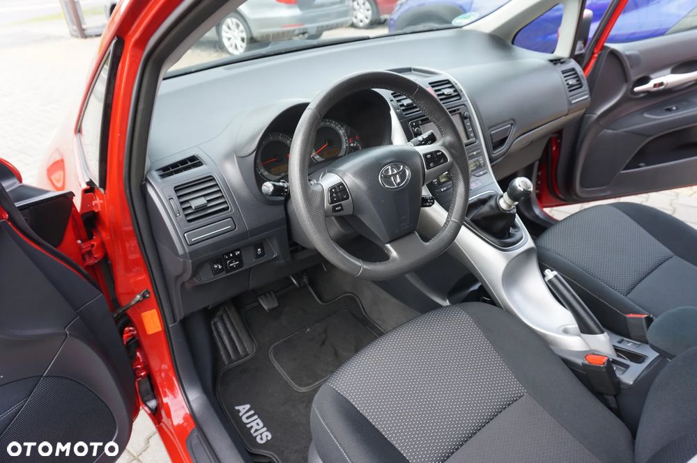 Toyota Auris 1.6 Executive - 21