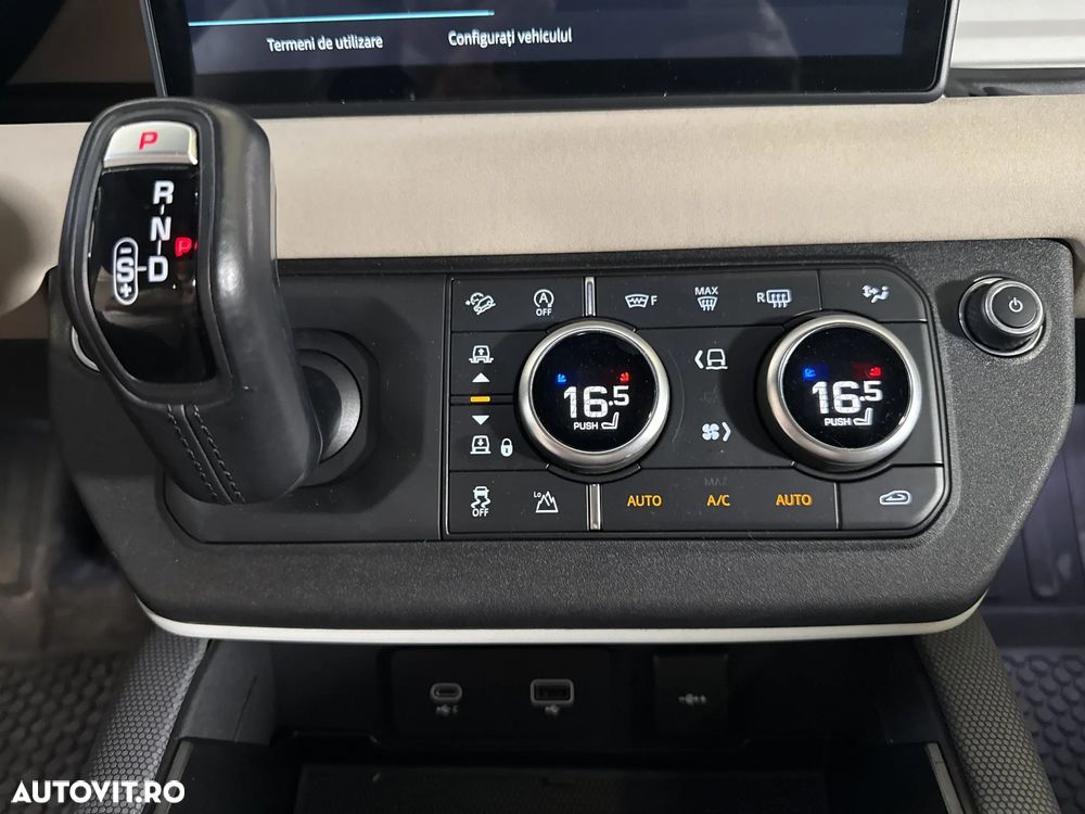 Land Rover Defender - 17