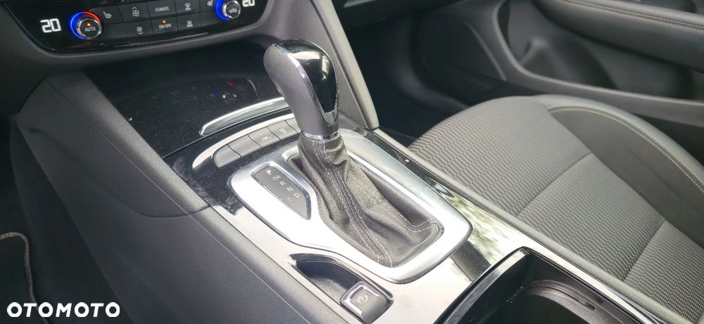Opel Insignia - 16