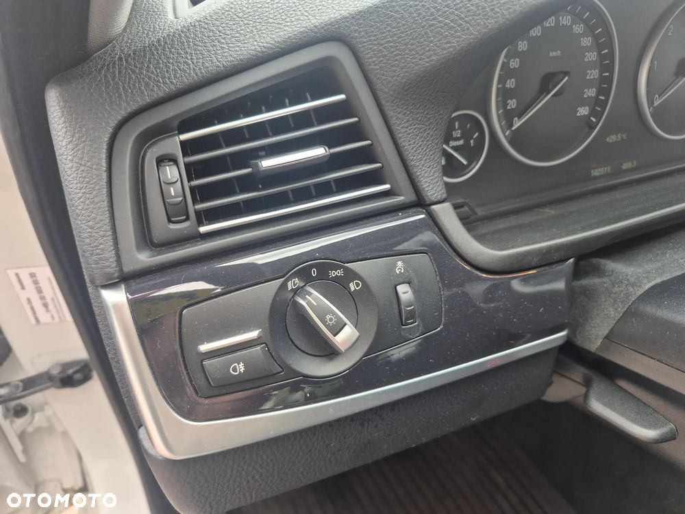 BMW Seria 5 518d Luxury Line - 17