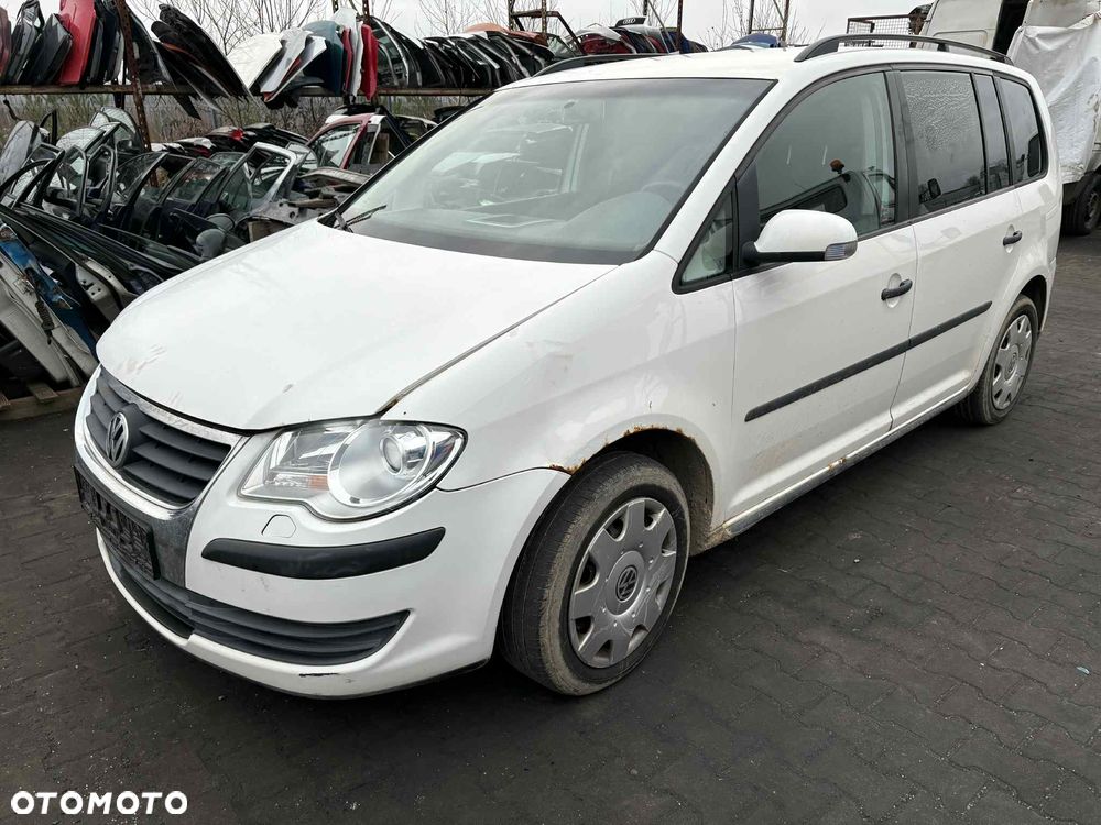 VOLKSWAGEN TOURAN - 2