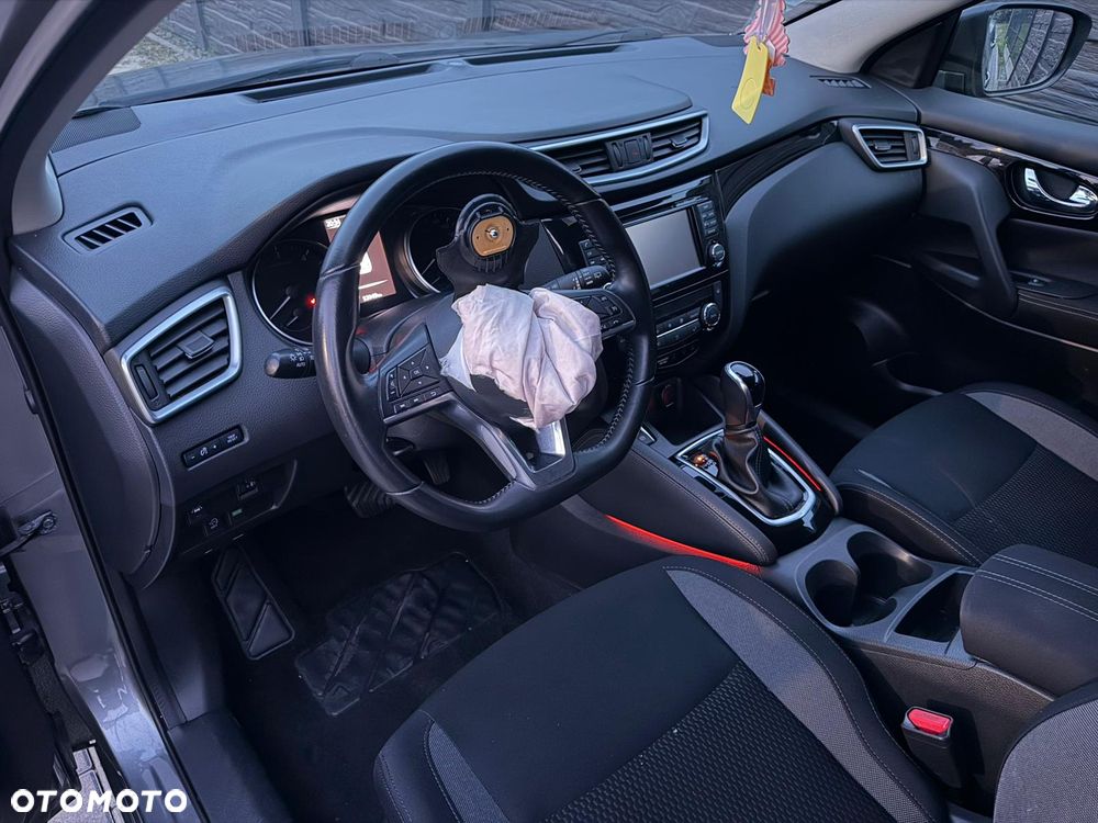 Nissan Qashqai 1.6 DCi Xtronic N-Connecta - 8