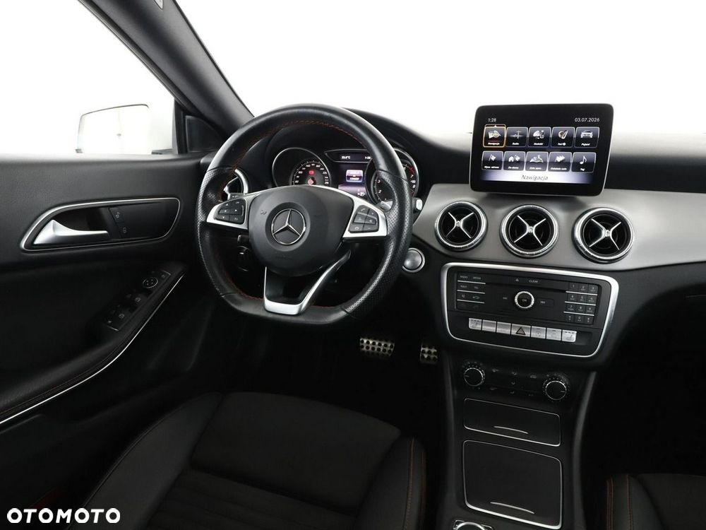 Mercedes-Benz CLA 180 7G-DCT AMG Line - 17