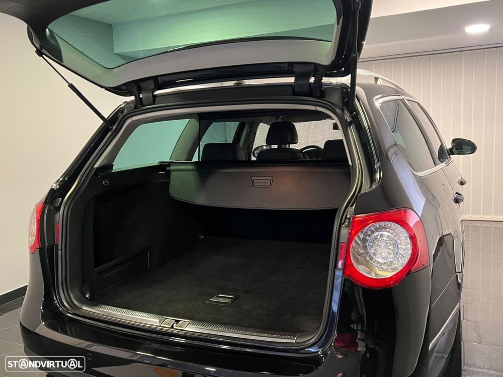 VW Passat Variant 2.0 TDi Sportline - 31