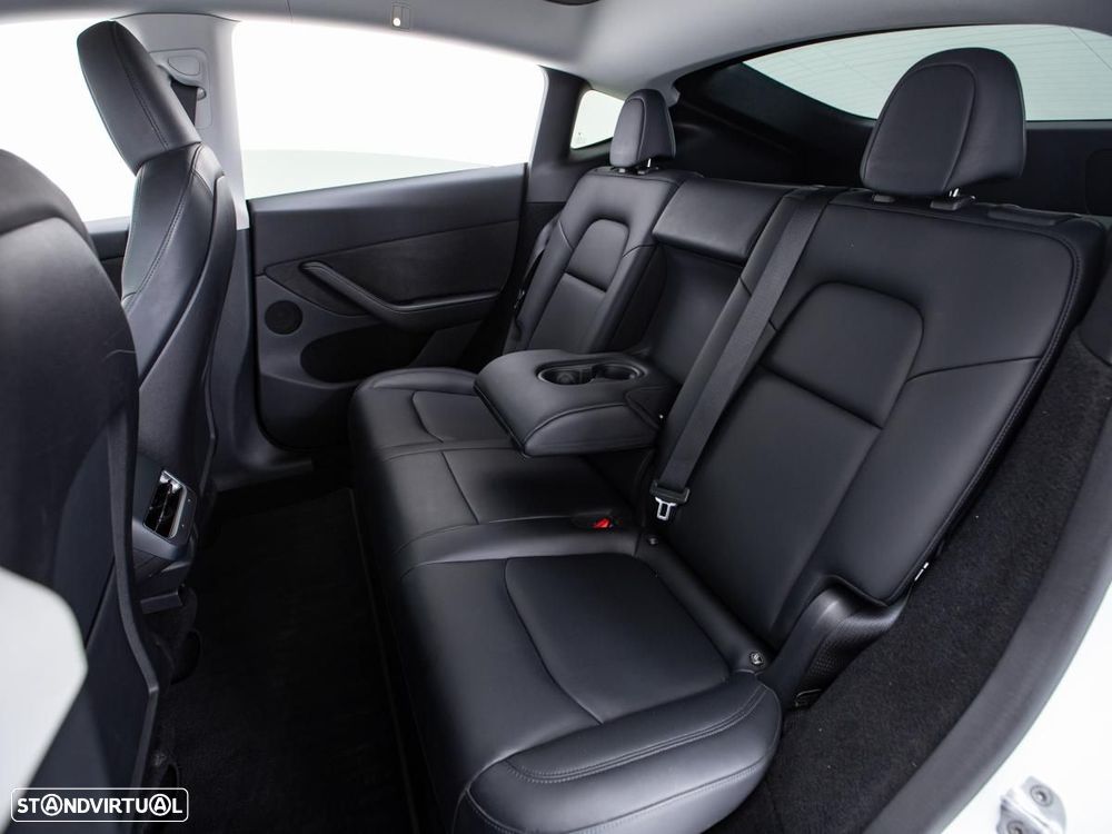 Tesla Model Y Long Range Dual Motor AWD - 12