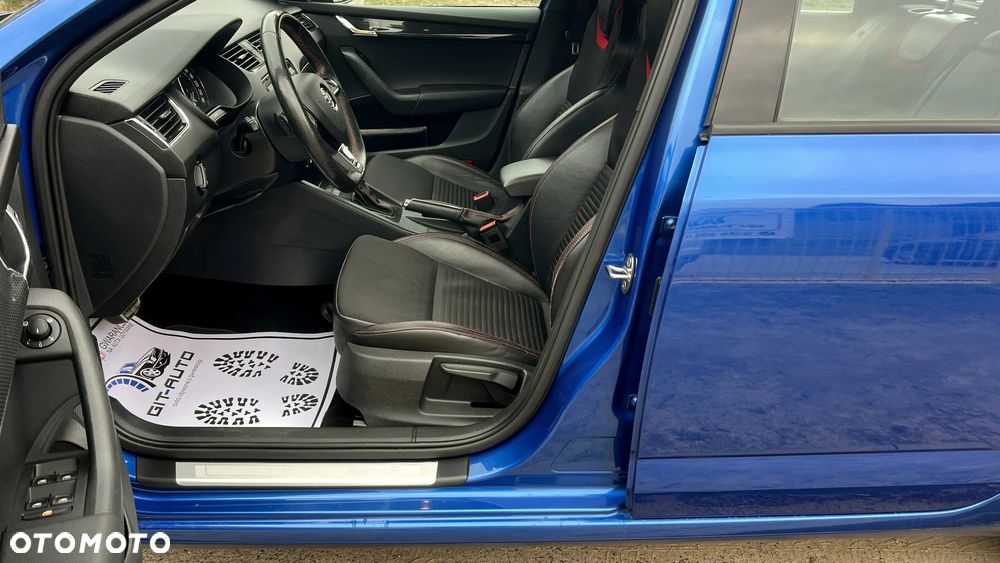 Skoda Octavia 2.0 TDI DSG RS - 23
