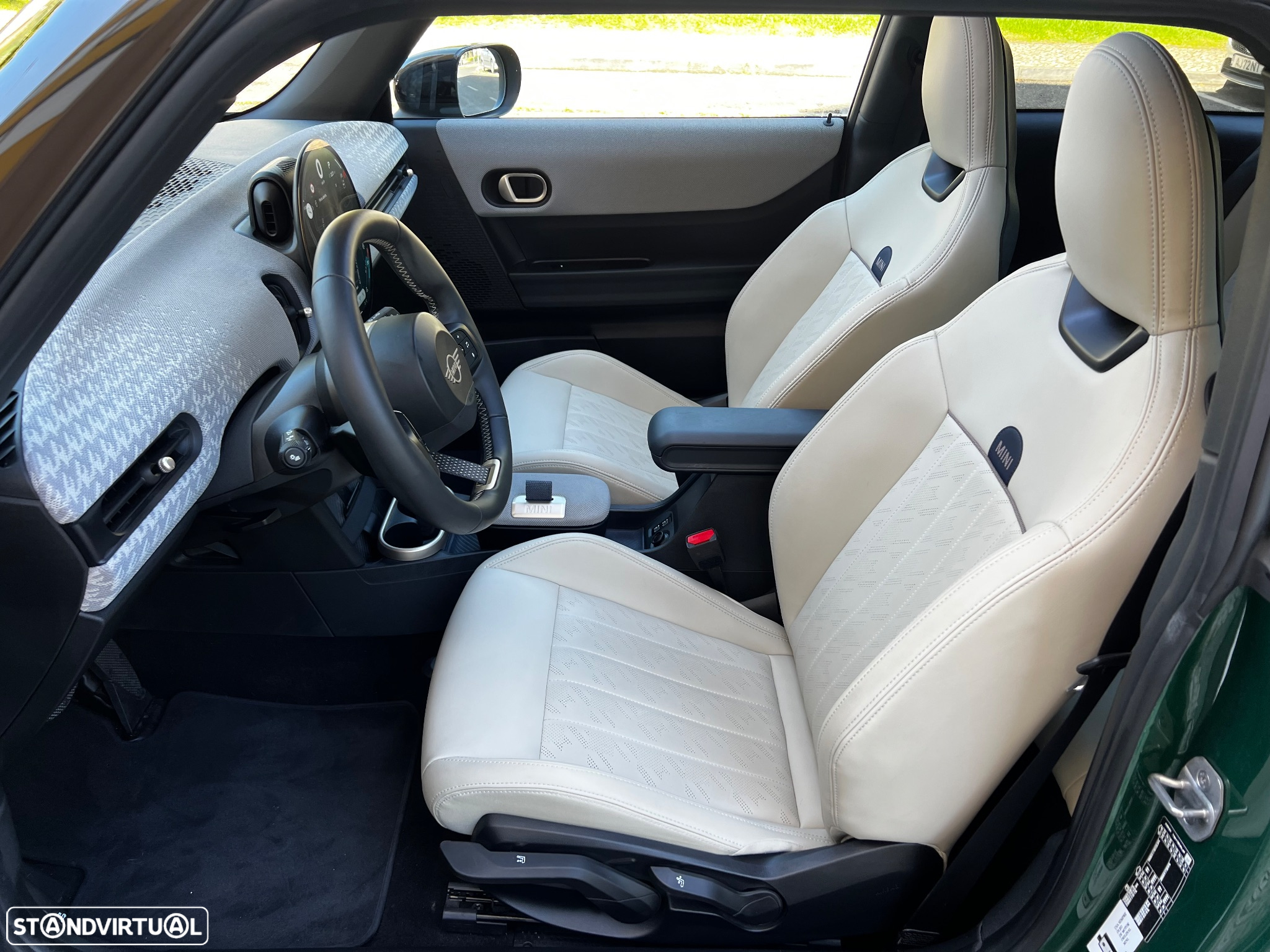 MINI 3 Portas Cooper C Favoured M - 13