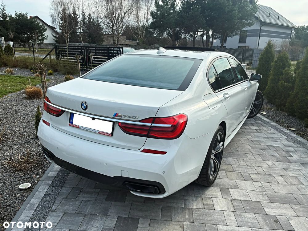 BMW Seria 7 740Li - 22