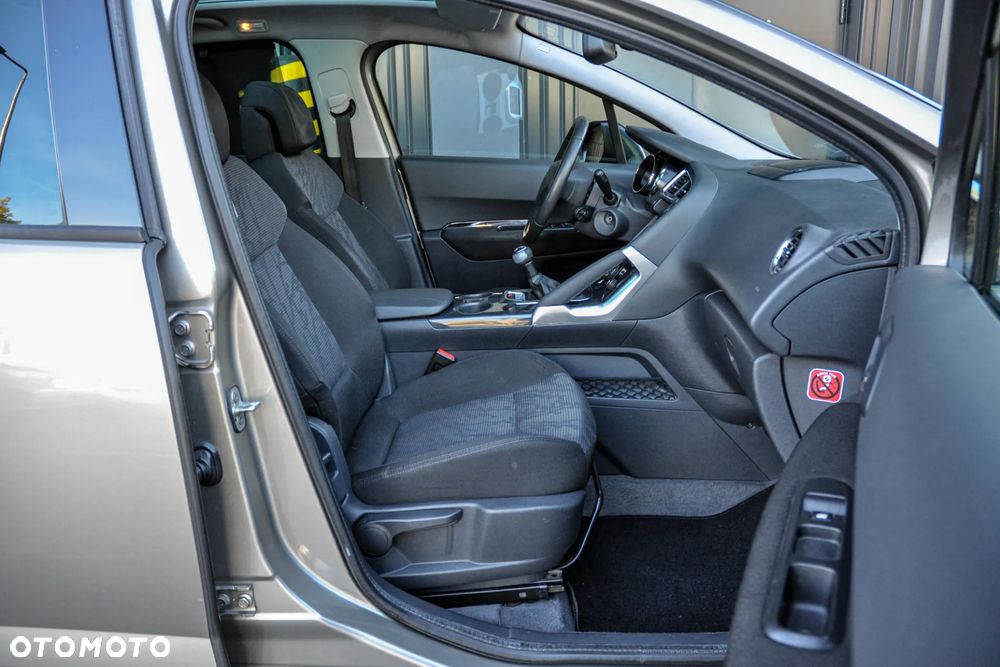 Peugeot 3008 1.6 Premium - 11