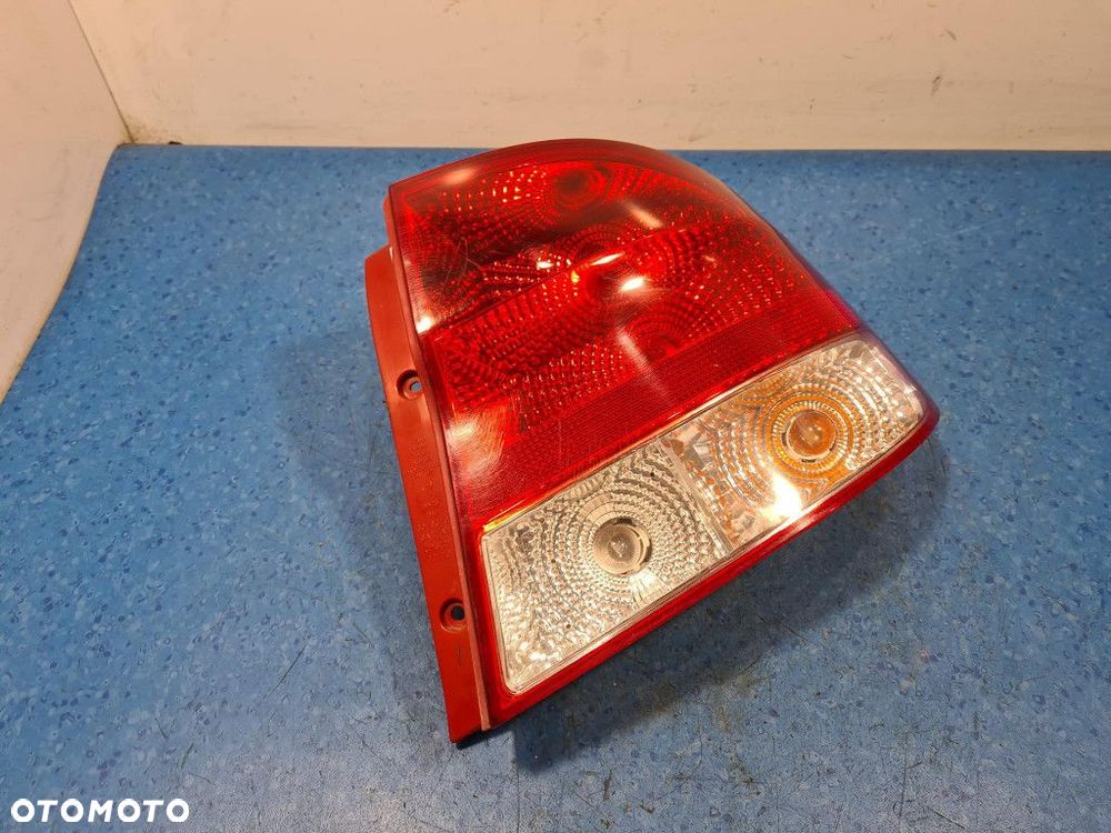 CHEVROLET AVEO T200 SEDAN  LAMPA TYŁ PRAWA ZEWNĘTRZNA - 1