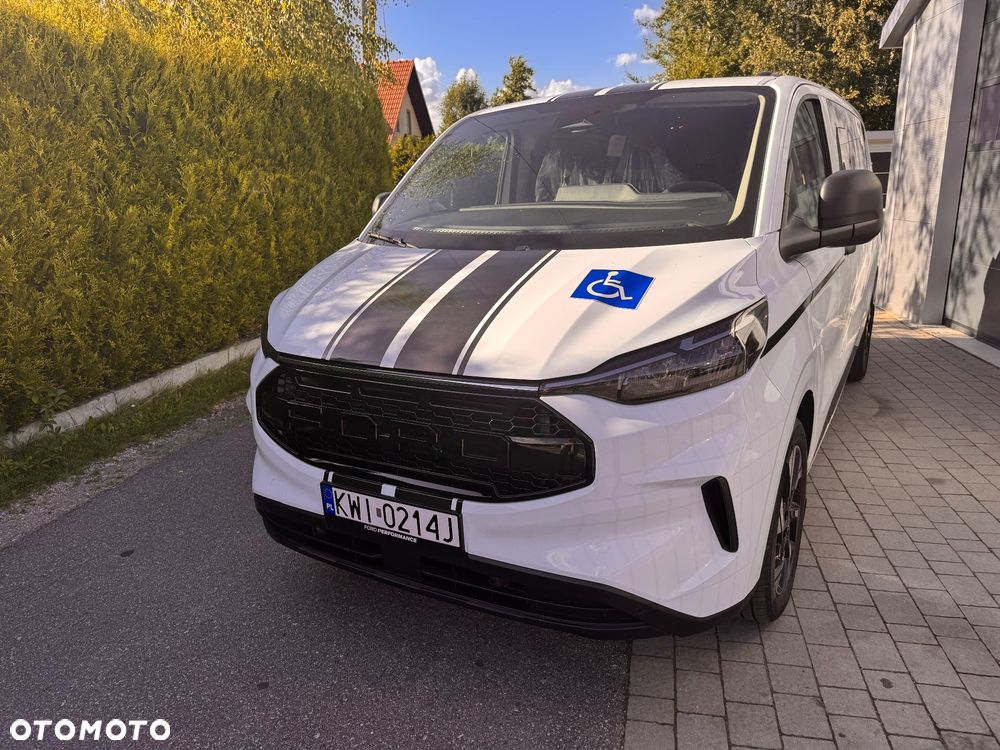Ford Tourneo Custom - 22