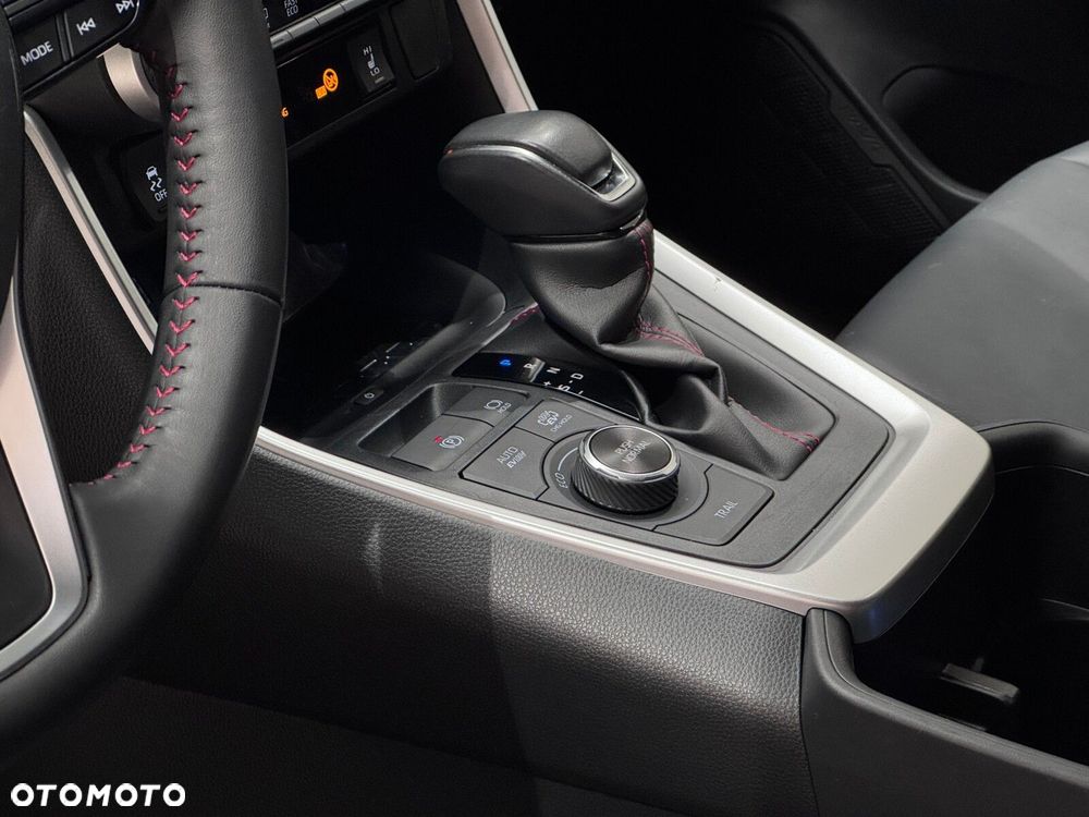 Toyota RAV4 - 9