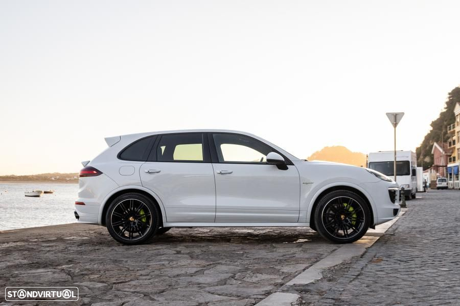 Porsche Cayenne S E-Hybrid - 22