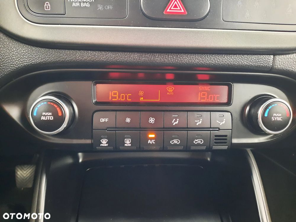 Kia Carens 1.6 GDI L 7os - 30