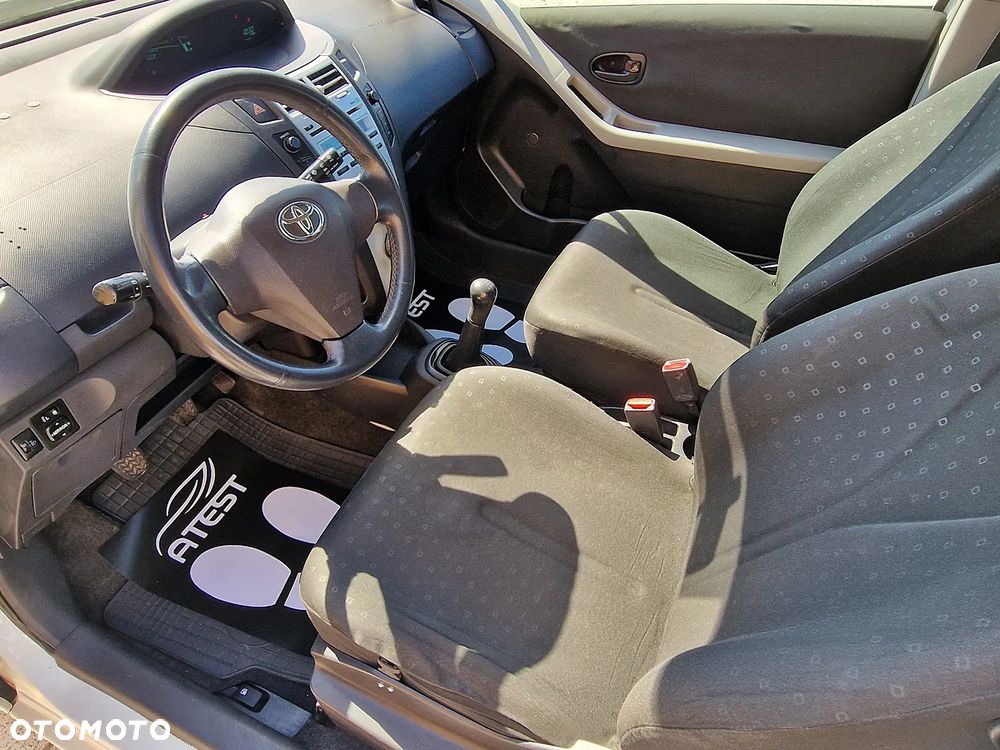 Toyota Yaris 1.0 VVT-i - 8