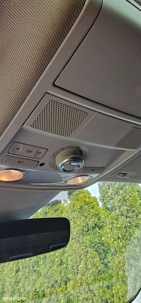 Volkswagen Passat - 20