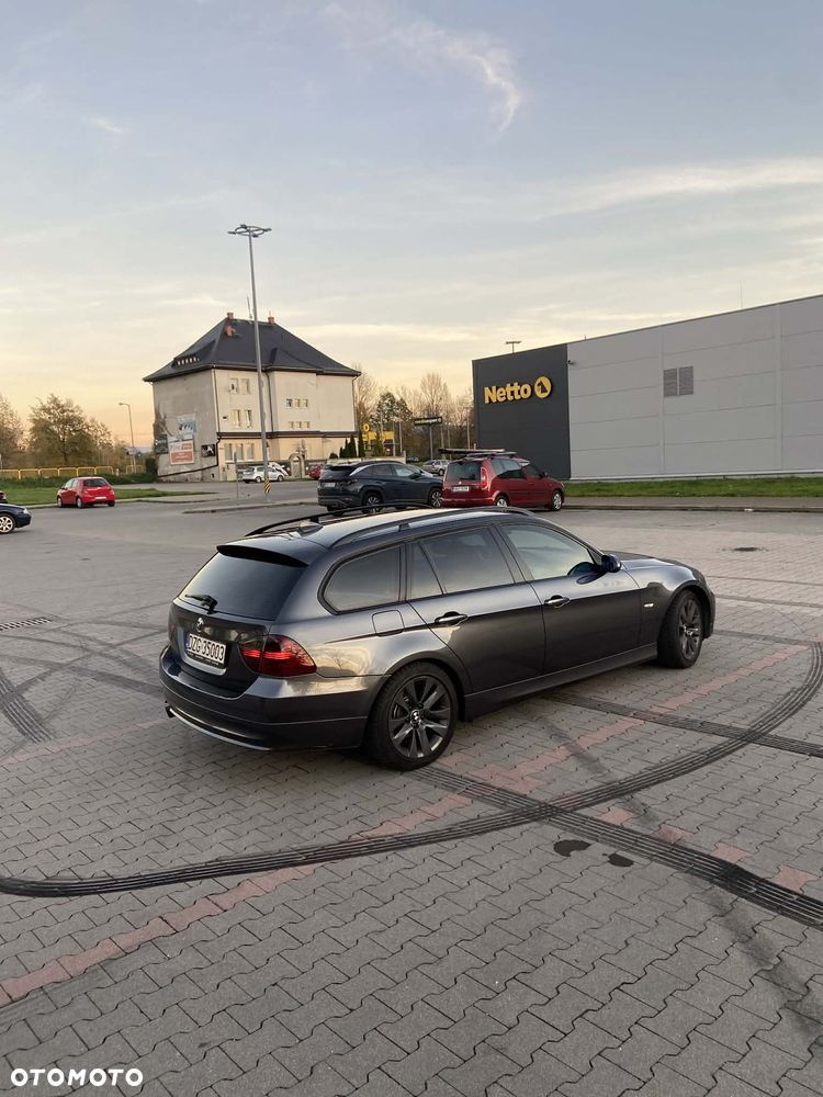 BMW Seria 3 318d - 2